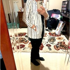 Lenin jacket very cute sport chic wear with black pants or capris very chic